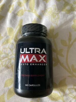 Photograph of a jar with UltraMax Testo Enhancer capsules from a review by Heinrich from Berlin