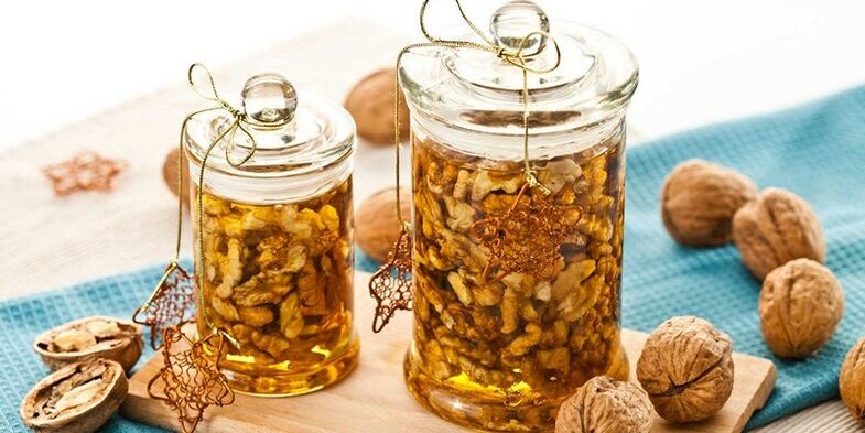 Nuts with honey - healthy food that can increase male potency